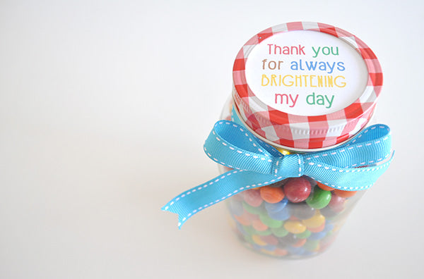 {The Organised Housewife} Teacher Appreciation Gift - Bright day m&m jars 2